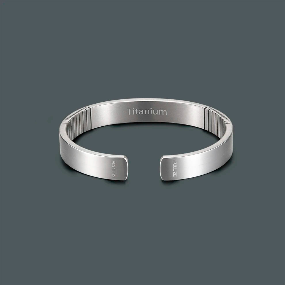 Brazalete minimalista de titanio